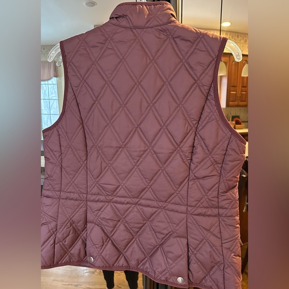 EDDIE BAUER Quilted Vest, Burgundy, Medium - Picture 2 of 6
